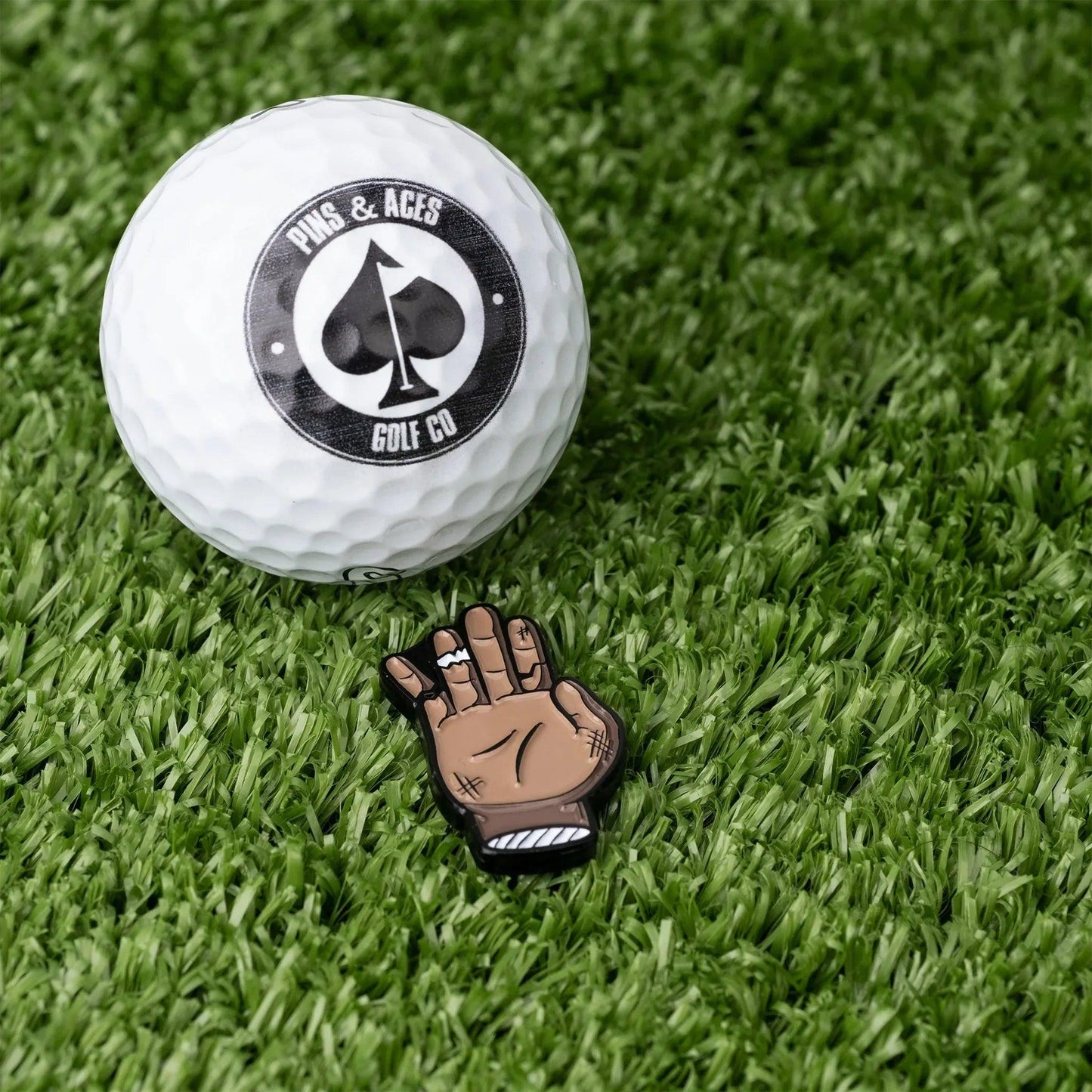 ChubsHand_BallMarker_NextToBall_RolloverImage - GOLF LEAGUE