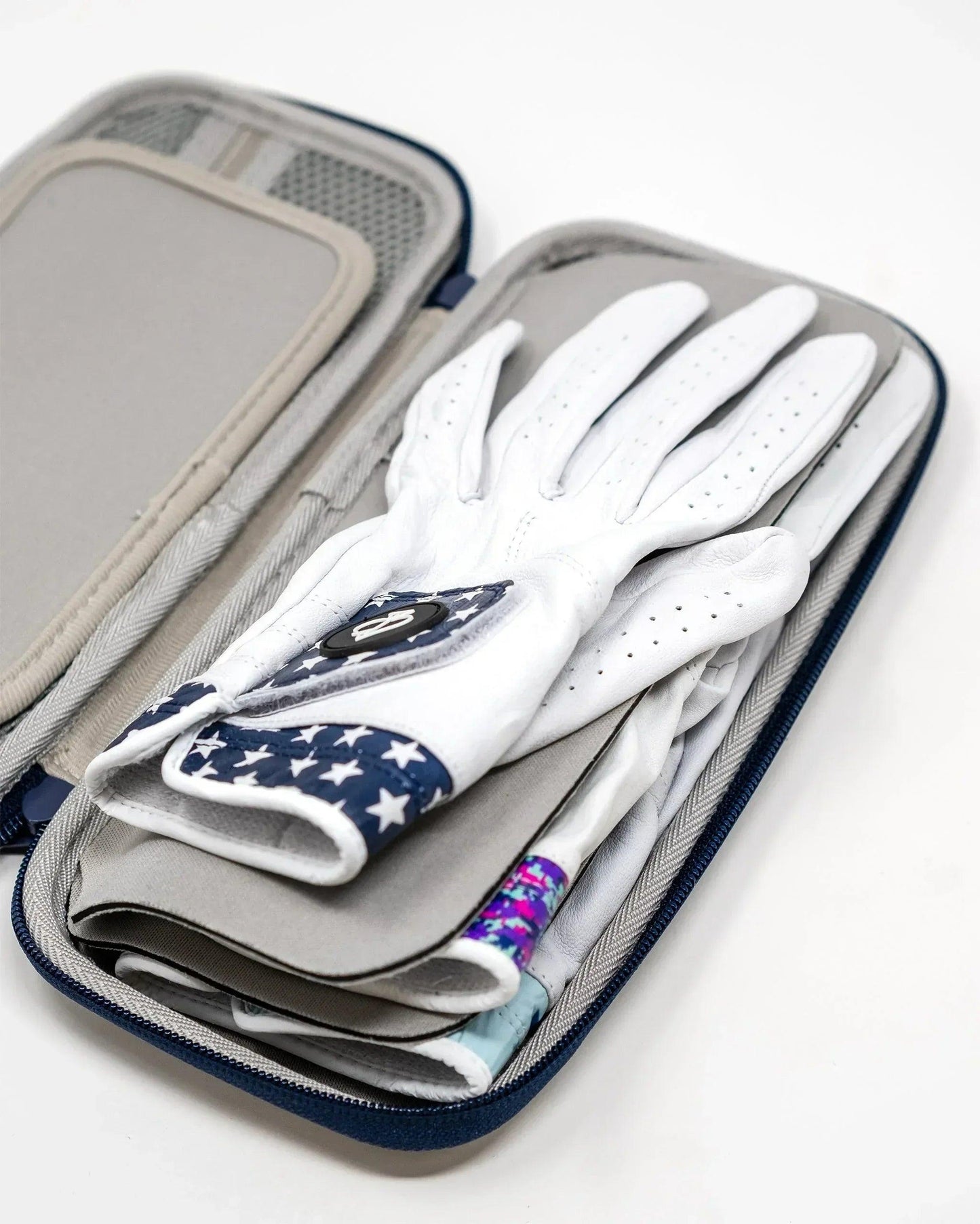 GloveCaddy_GloveDetail_6b49dd32-2be2-4317-a342-ab0bf90062fe - GOLF LEAGUE