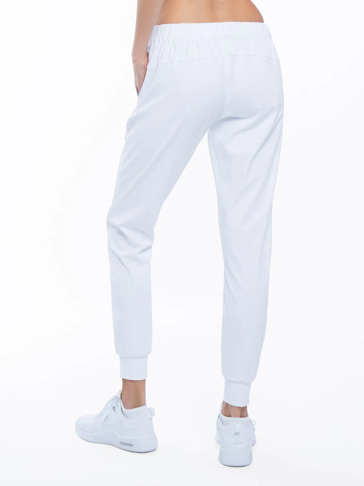Alexa Jogger - White - GOLF LEAGUE