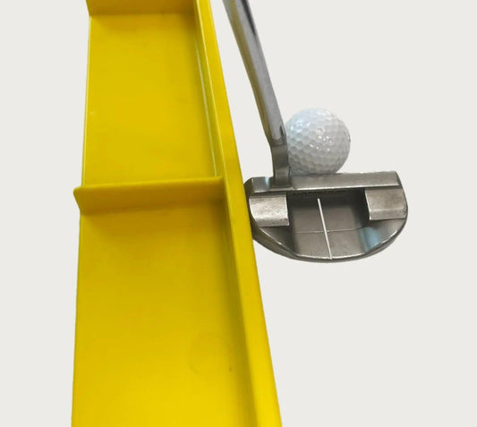 putting-arc-ms3-with-putter-and-ball-closeup-02 - GOLF LEAGUE