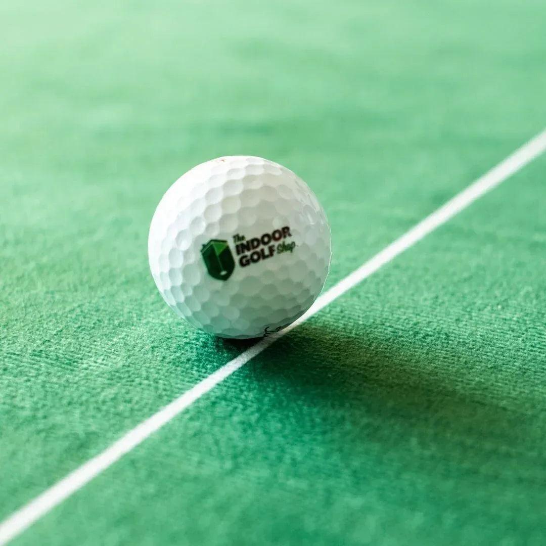 sig-lite-putting-greens-close-up-ball - GOLF LEAGUE