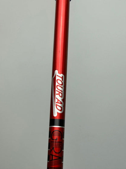 Graphite Design Tour AD VF-8 X-Stiff 42.25" Callaway Quantum Shaft SuperStroke Grip (Used)