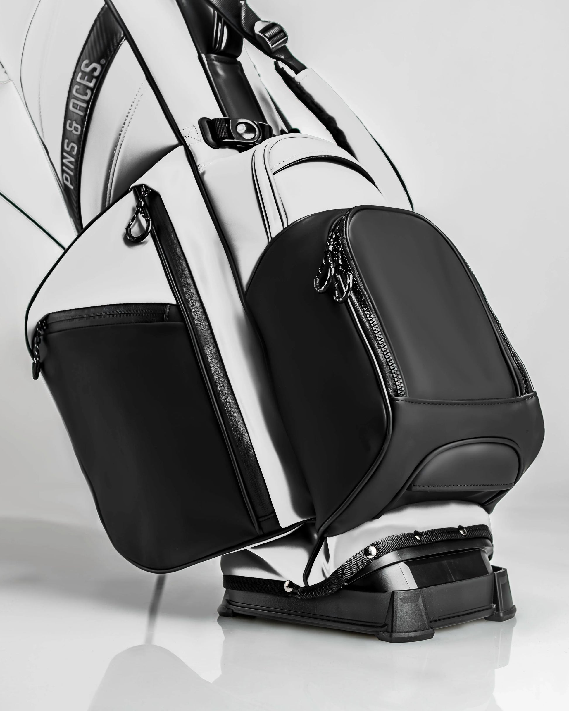 Player Preferred™ Golf Bag - Domino - GOLF LEAGUE