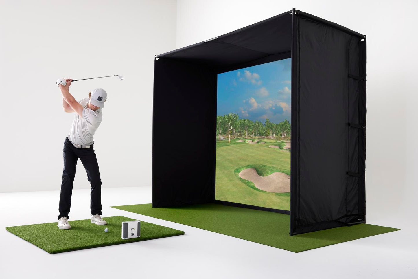 SkyTrak+ Majestic Golf Simulator