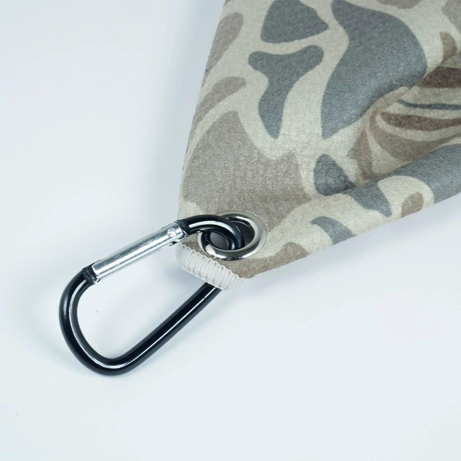 CamoTowel_carabiner - GOLF LEAGUE