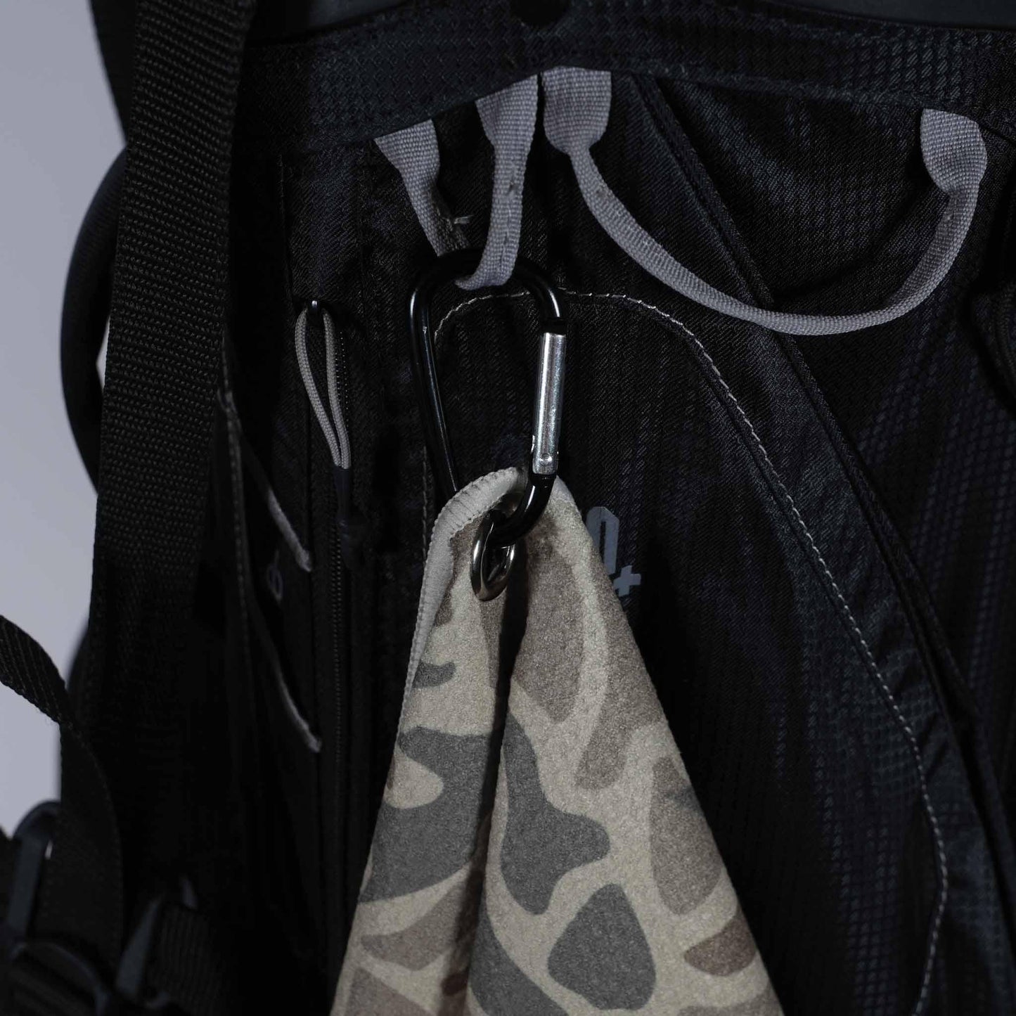 CamoTowel_onbag_clip - GOLF LEAGUE