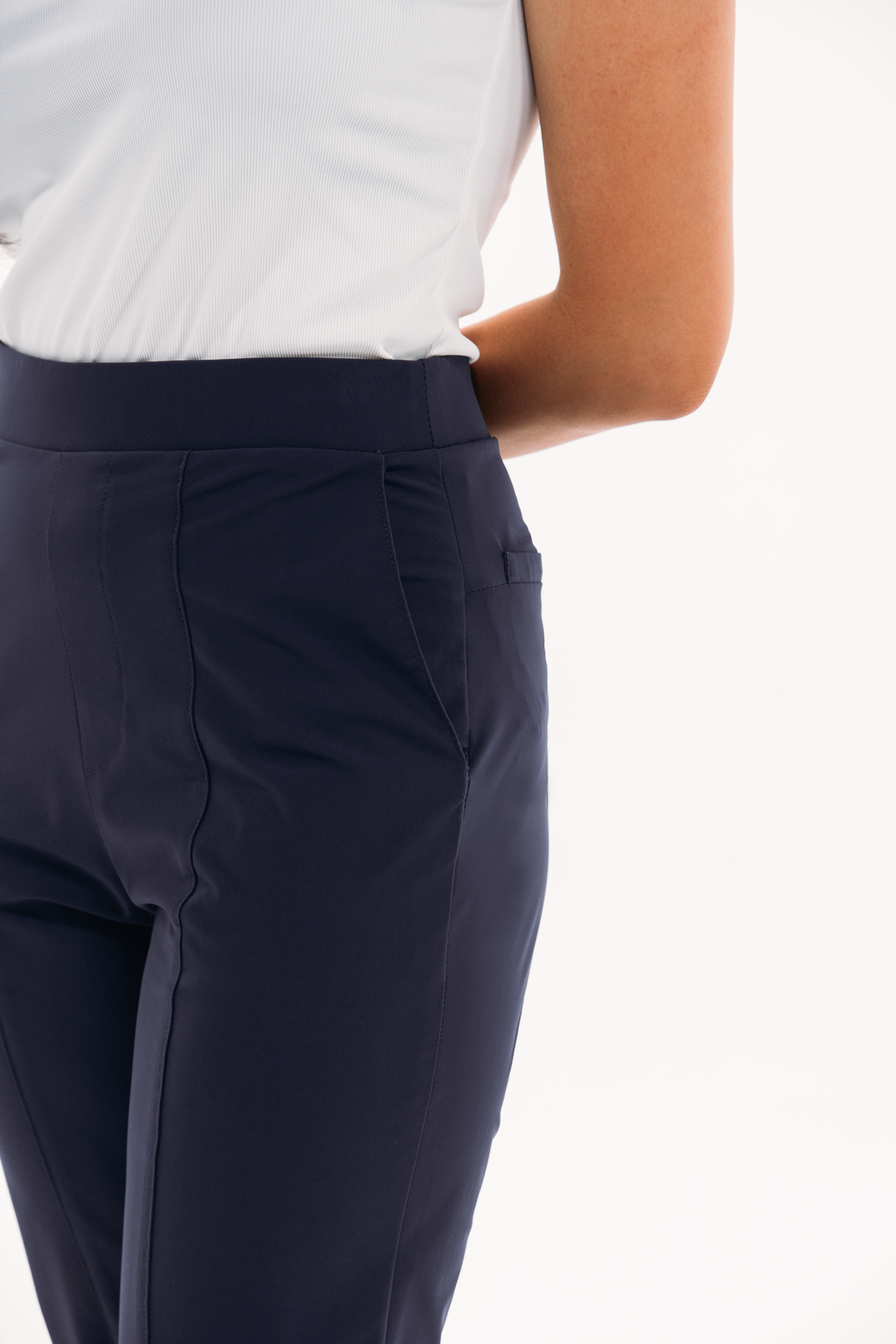 Pull-On Ankle Pant