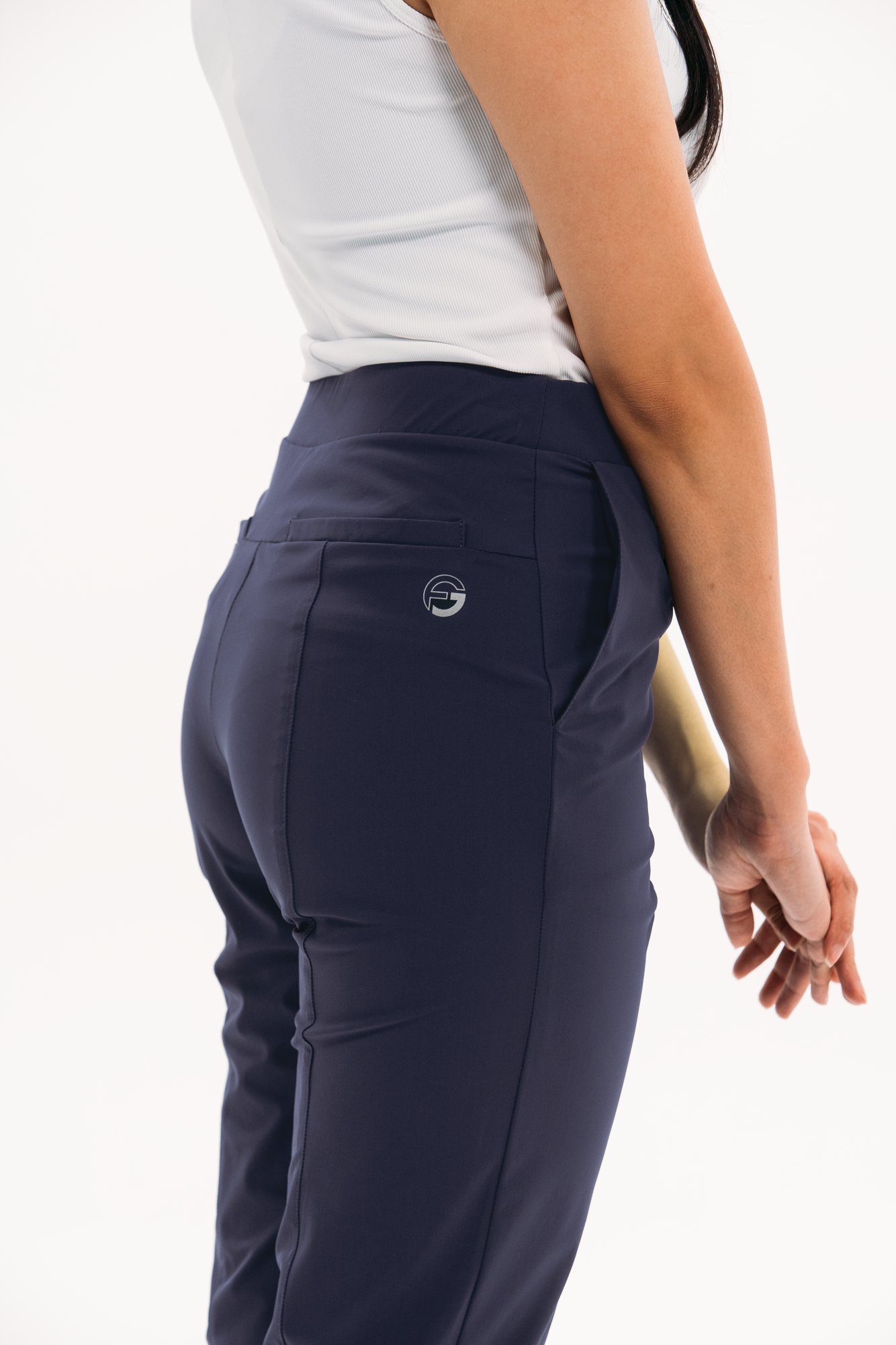 Pull-On Ankle Pant