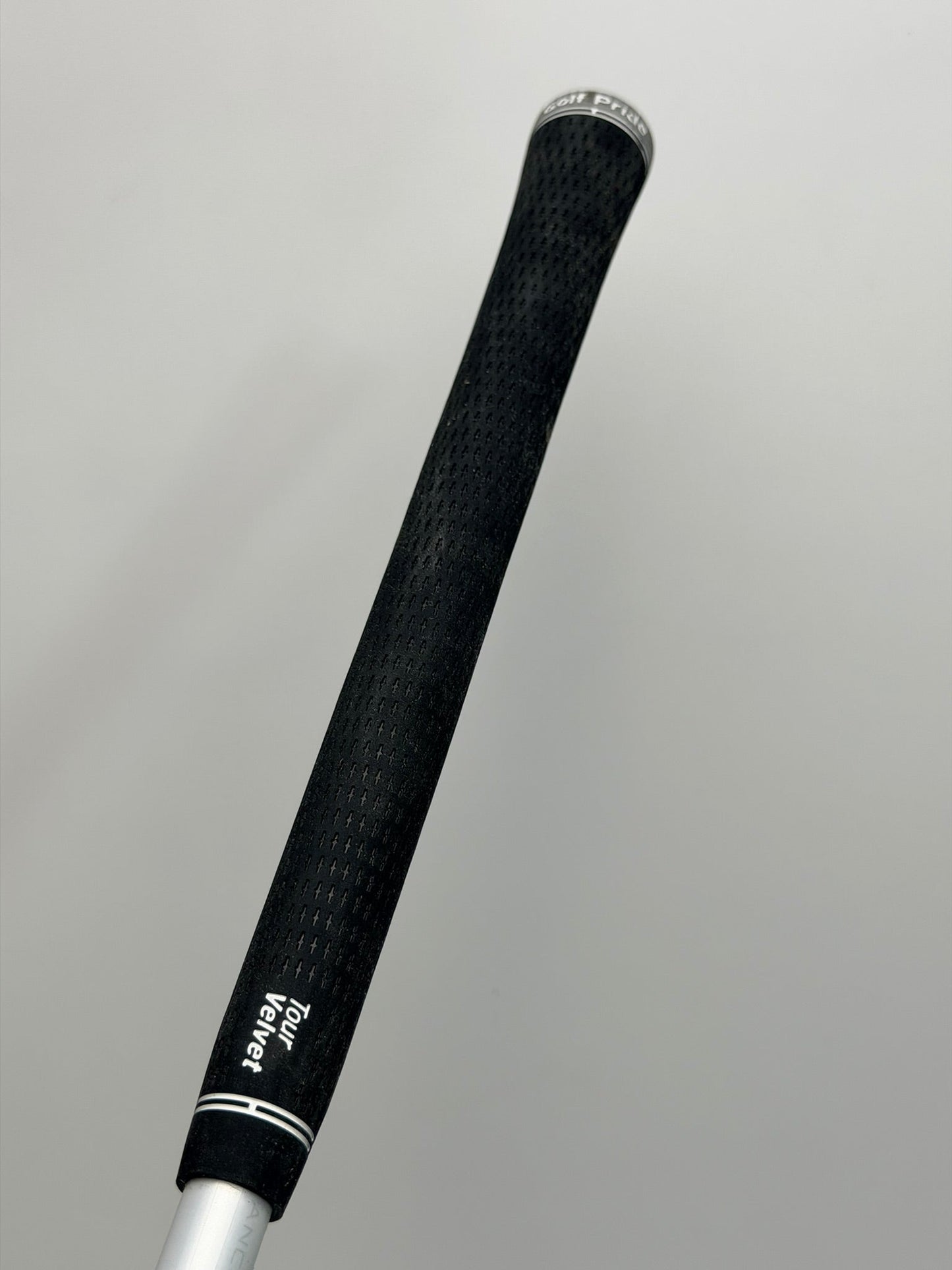Graphite Design Tour AD IZ-7 Stiff 42.25" Callaway Quantum Shaft Golf Pride Tour Velvet (Used)