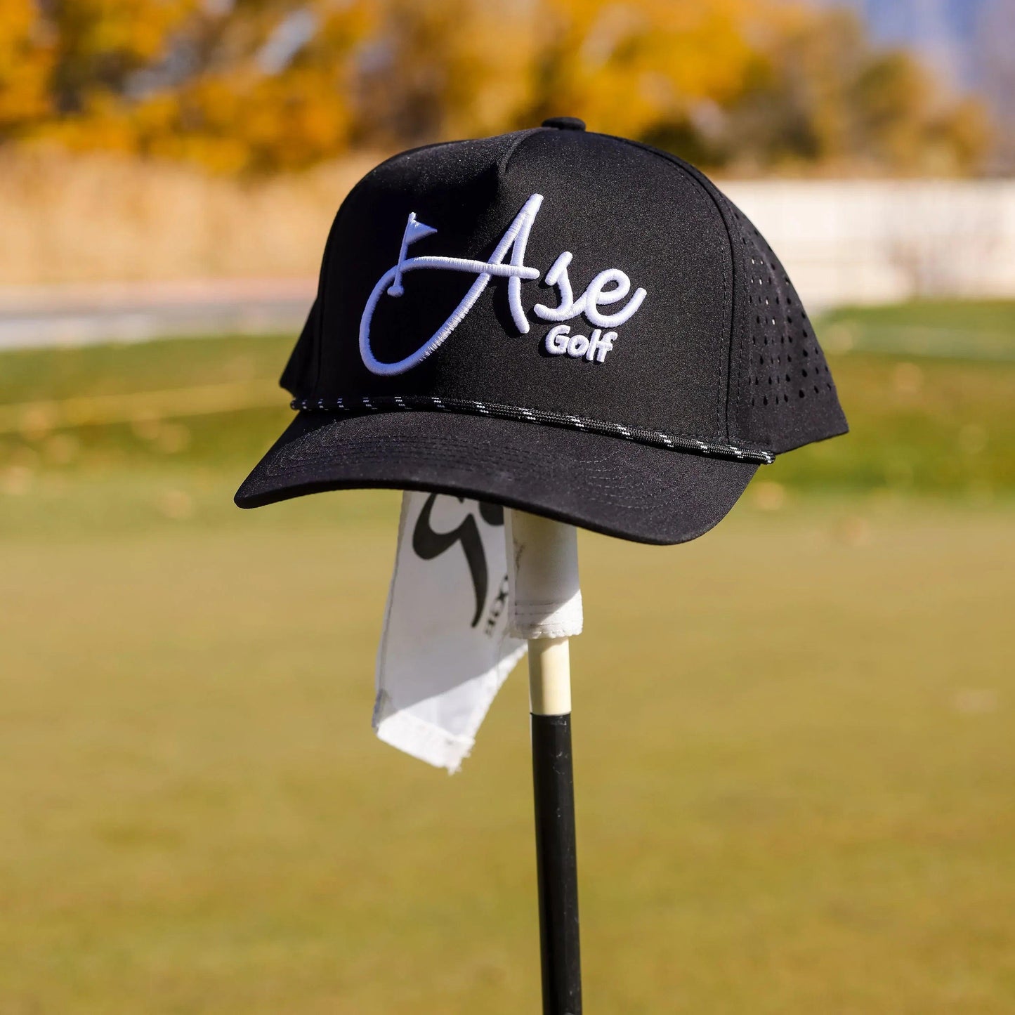 HAT_ON_FLAG - GOLF LEAGUE