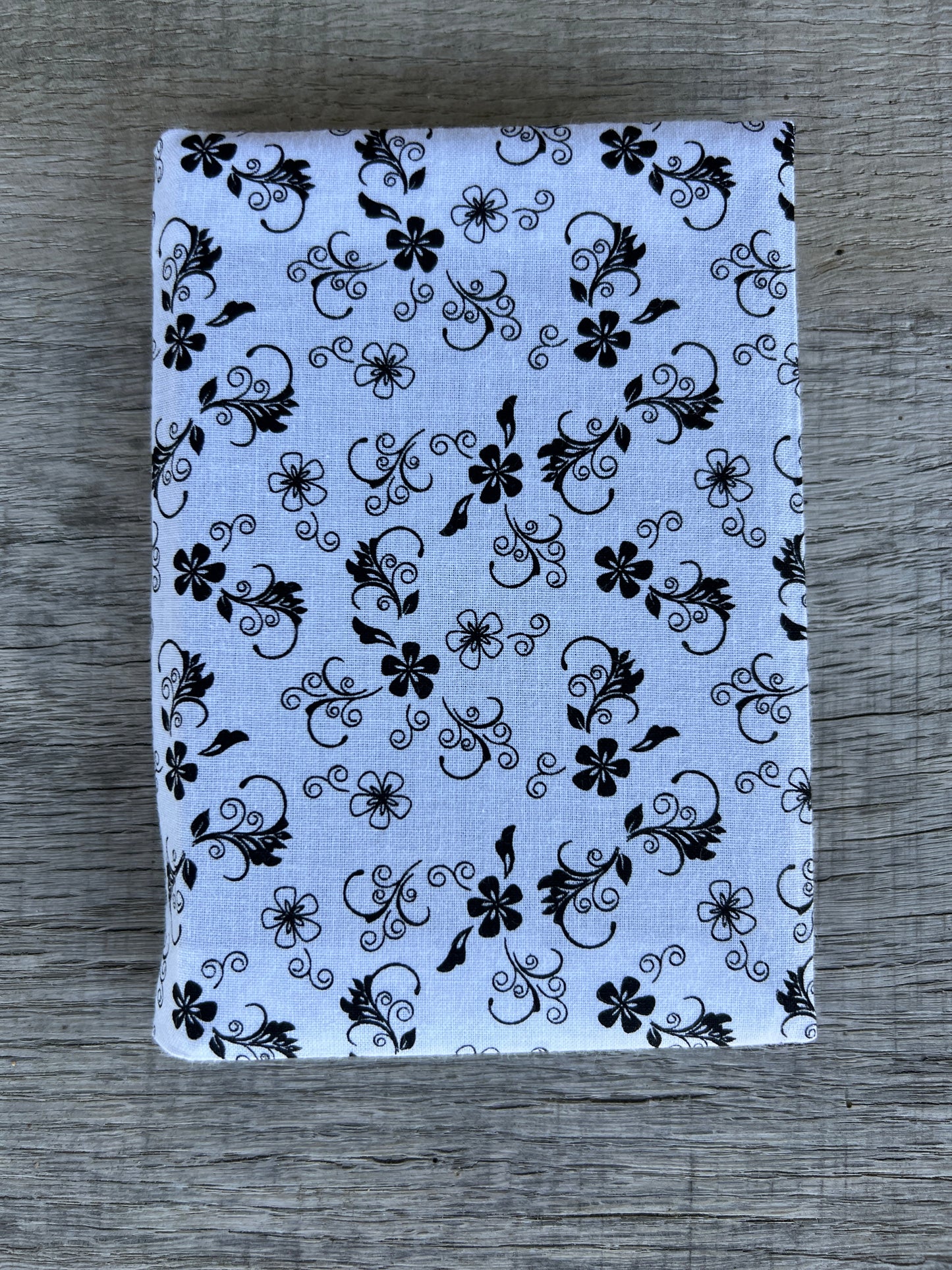 Black & White Floral Ball Mark Buddy