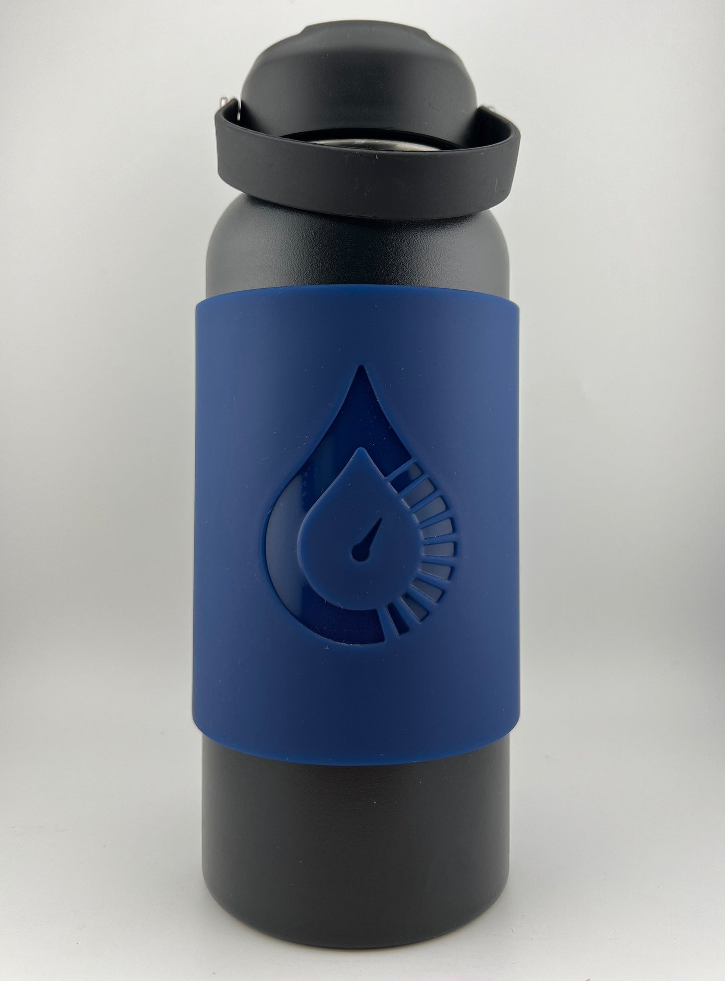 32oz Black Bottle + Magnetic Sleeve (COMBINATION)