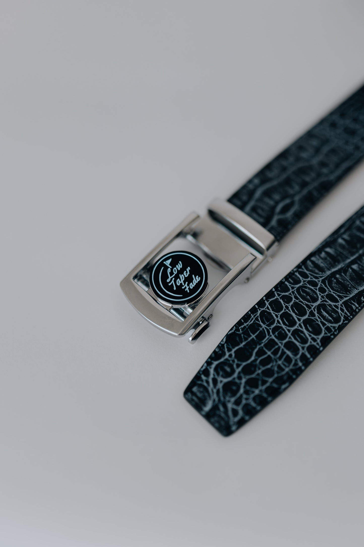 Josh Kelley Signature: Low Taper Fade