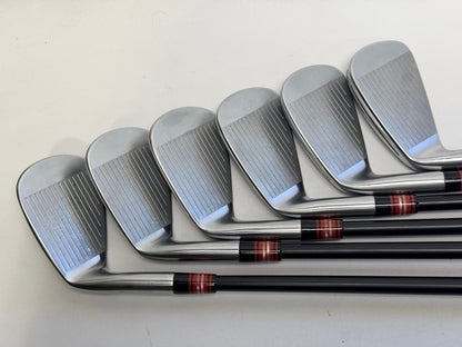 TaylorMade P770 Iron Set 5-PW RH Fujikura AXIOM 105 X VeloCore Graphite