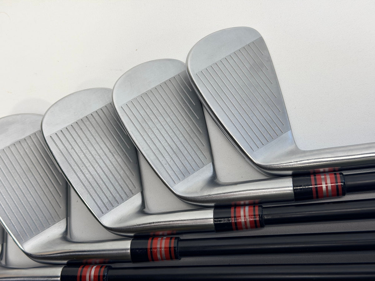 TaylorMade P770 Iron Set 5-PW RH Fujikura AXIOM 105 X VeloCore Graphite