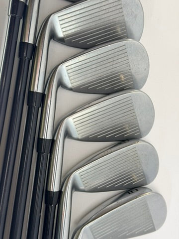 Mizuno JPX 825 Irons 5-PW GW RH Orochi Red Eye 65g Regular Graphite