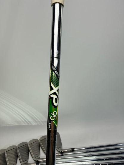 TaylorMade M1 Iron Set 4-PW RH XP 95 R300 Regular Steel