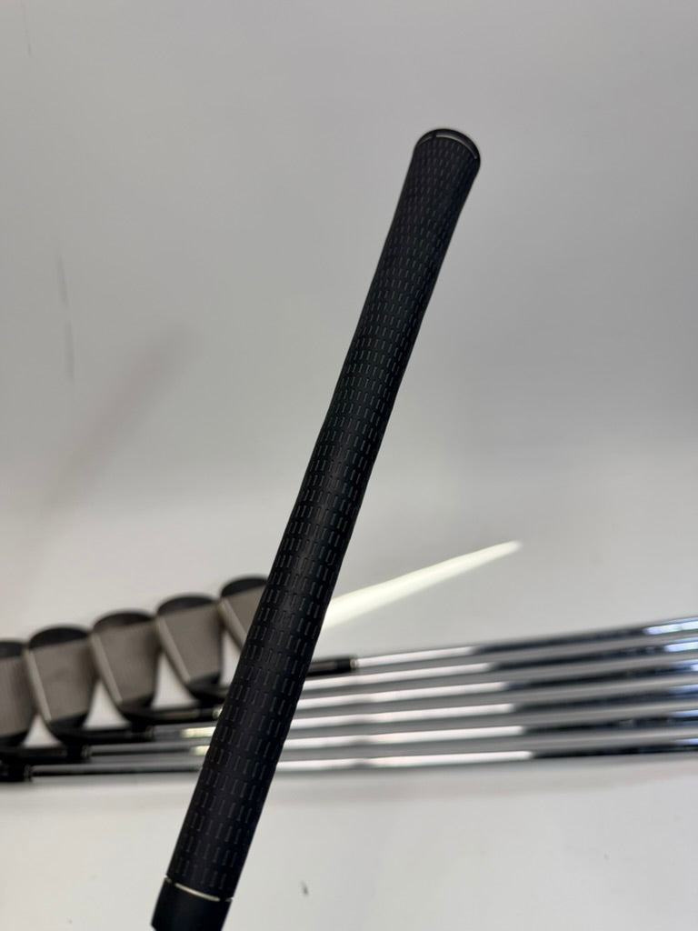 TaylorMade M2 Tour Iron Set 5-PW AW RH Steel Shafts