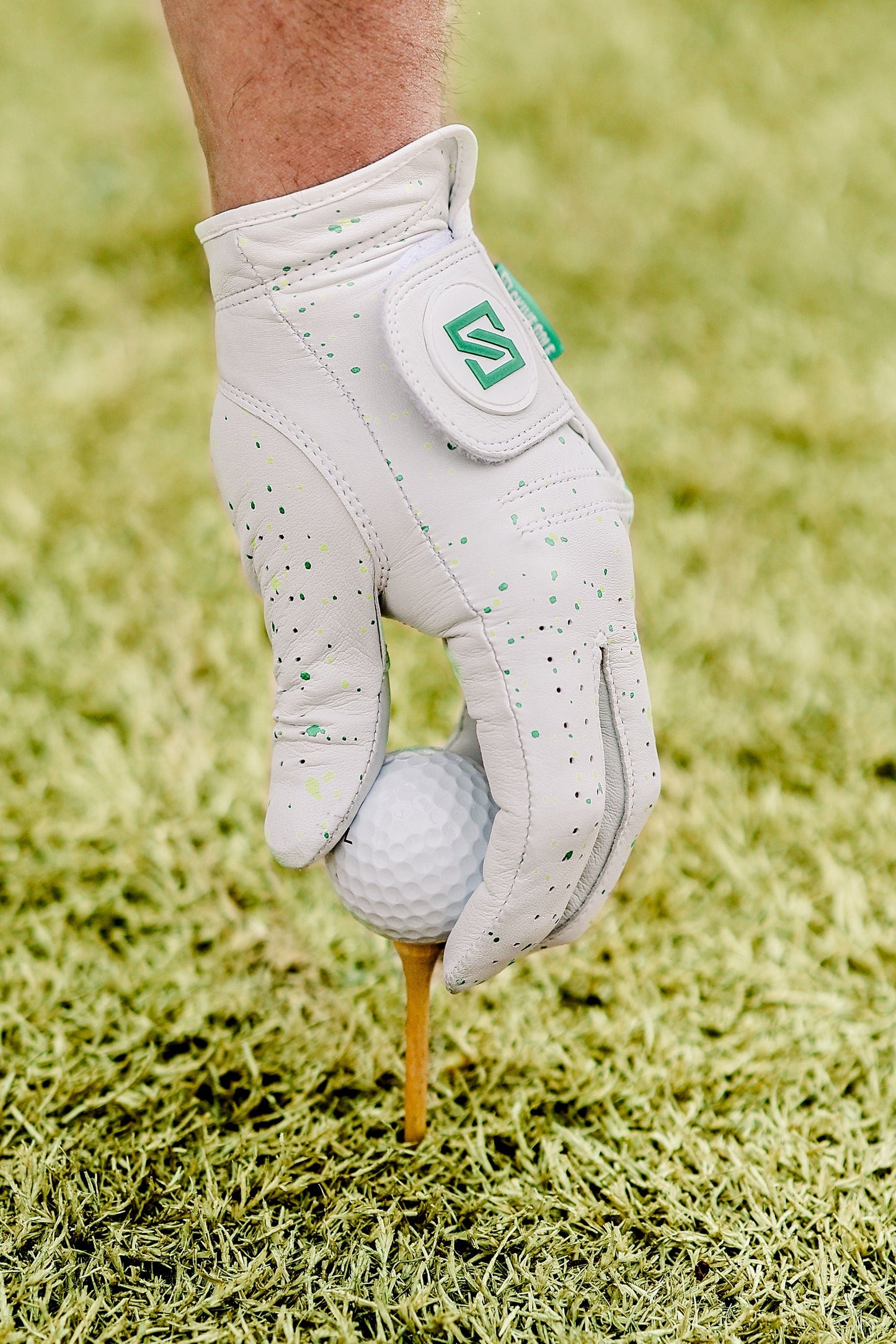 SKIVE Premium Golf Glove