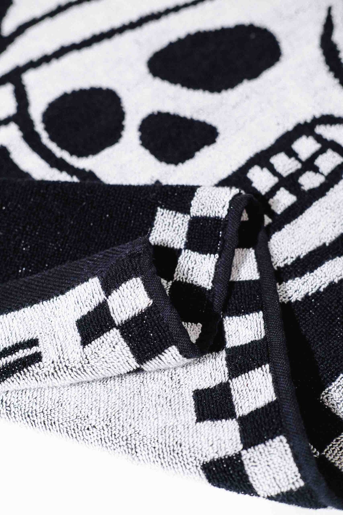 Skull Caddie Knitted Towel - Black / White