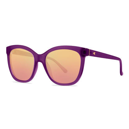 Velvet Royale Deja Views