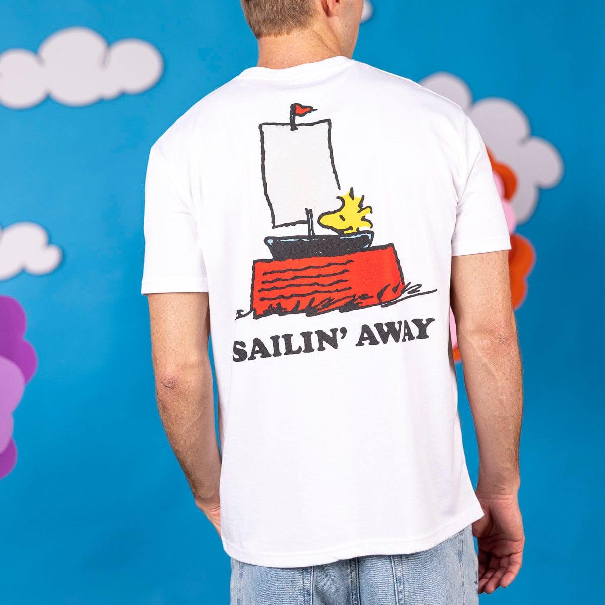 Peanuts "Sailin' Away" – Crewneck Tee