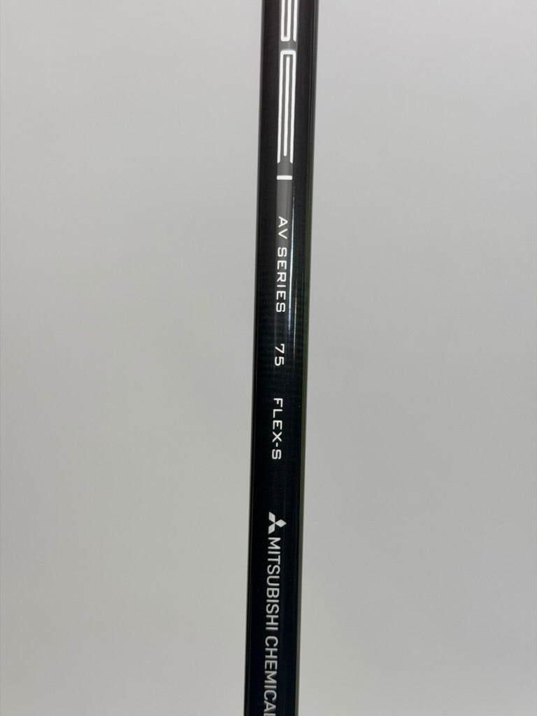 Titleist GT2 Driver 9° RH Mitsubishi Tensei AV 75 Stiff