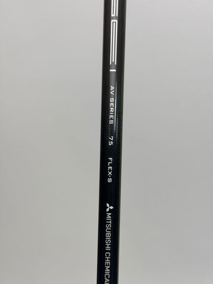 Titleist GT2 Driver 9° RH Mitsubishi Tensei AV 75 Stiff