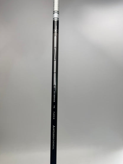 Titleist GT2 Driver 9° RH Mitsubishi Tensei AV 75 Stiff