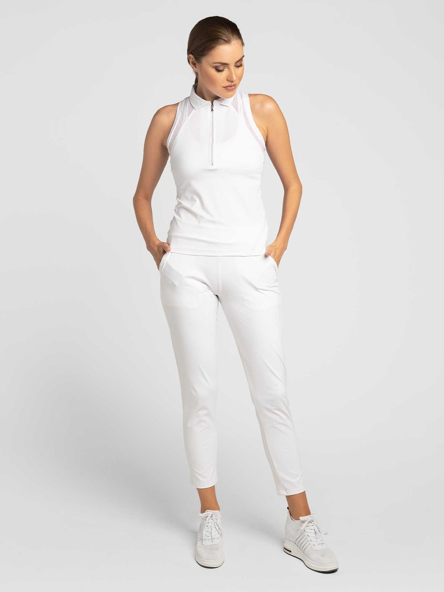 Stylish Women's Golf Pants - Fitted Design with Moisture-Wicking - White