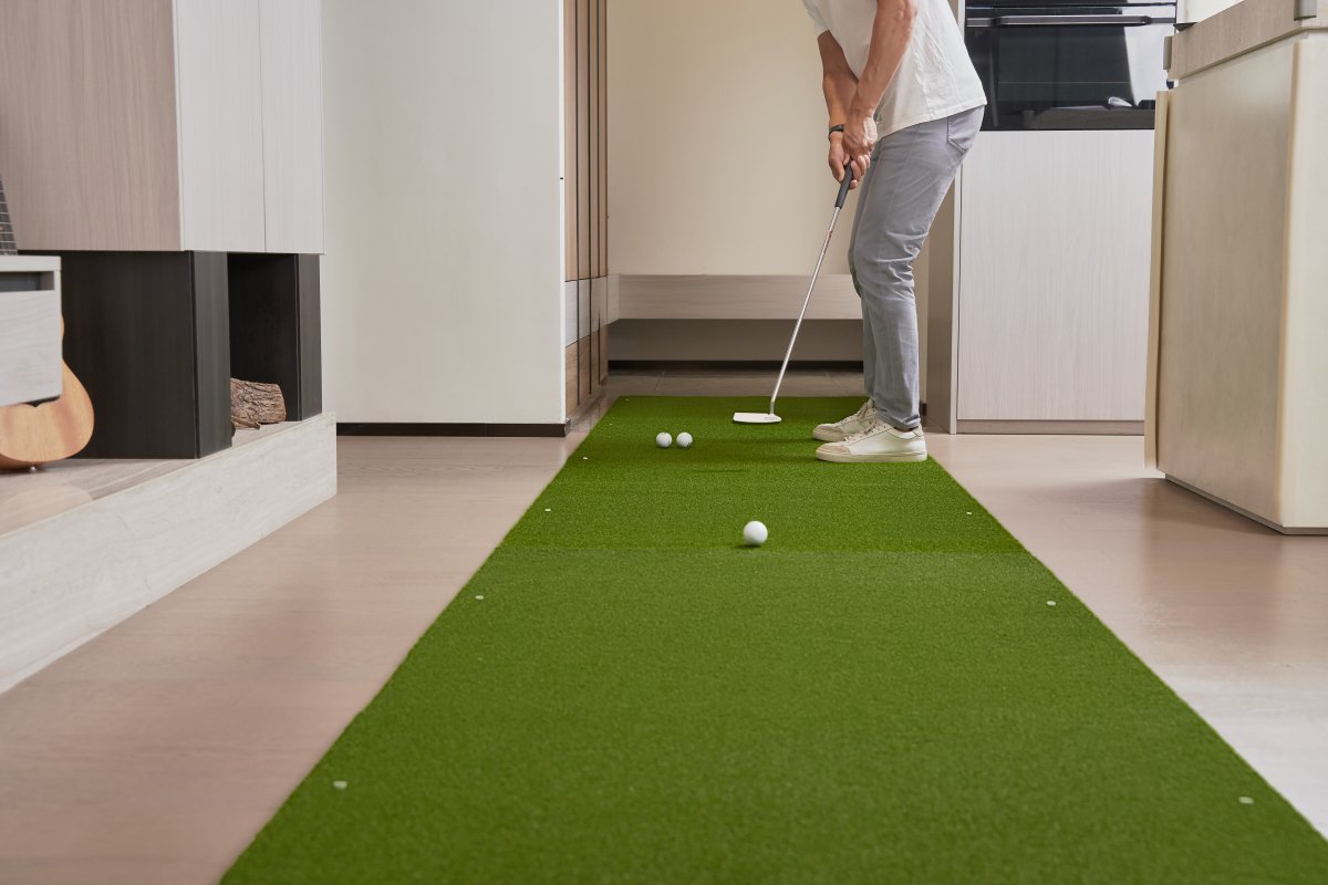 The Chiputt Tour‑Grade Premium Putting Mat Extender
