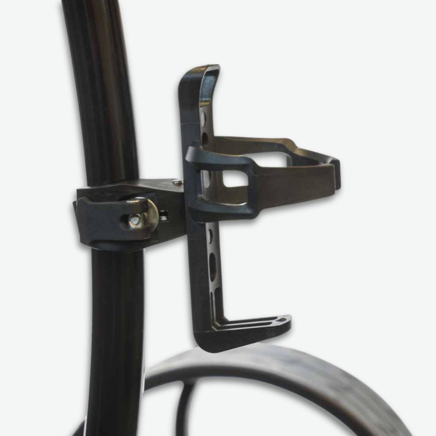 universal_water_holder_mounted_Optimized - GOLF LEAGUE